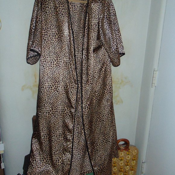 Natori Private Luxuries Silky Satin Silky Robe Large Leopard Cheetah Tie Waist L - Picture 6 of 8